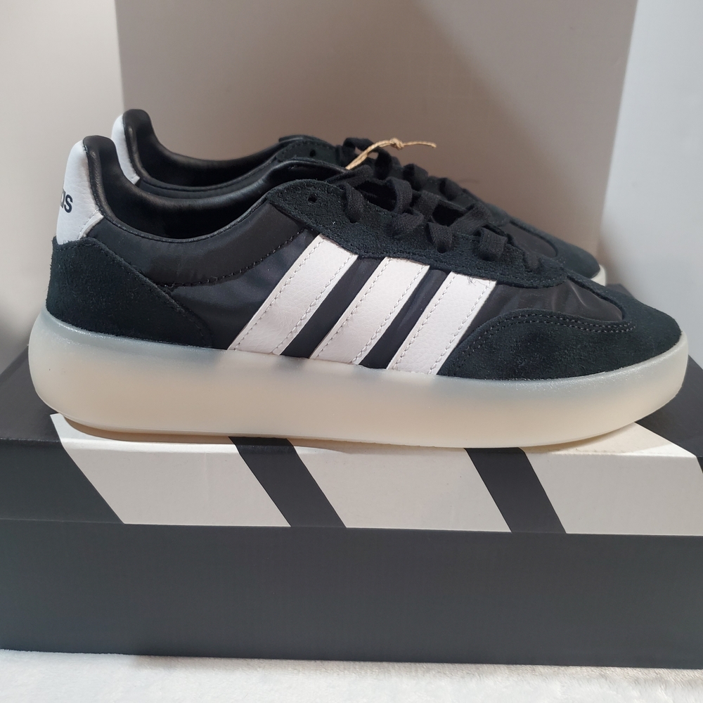 🖤 Adidas Women's Black and White Sneakers